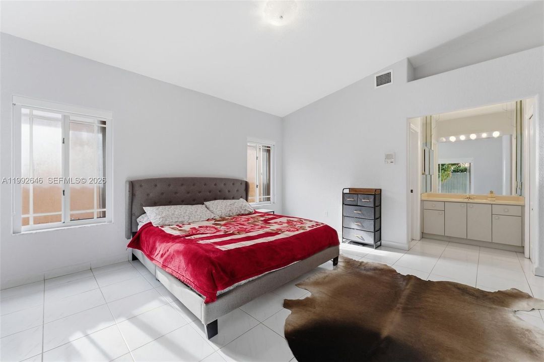 For Sale: $710,000 (3 beds, 2 baths, 1878 Square Feet)