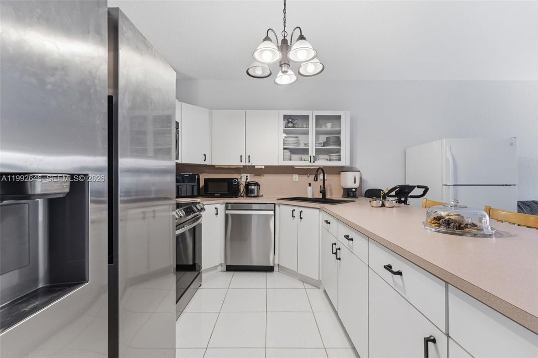 For Sale: $710,000 (3 beds, 2 baths, 1878 Square Feet)