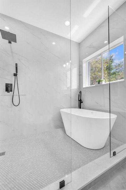 Vendido Recientemente: $939,999 (4 camas, 3 baños, 2400 Pies cuadrados)