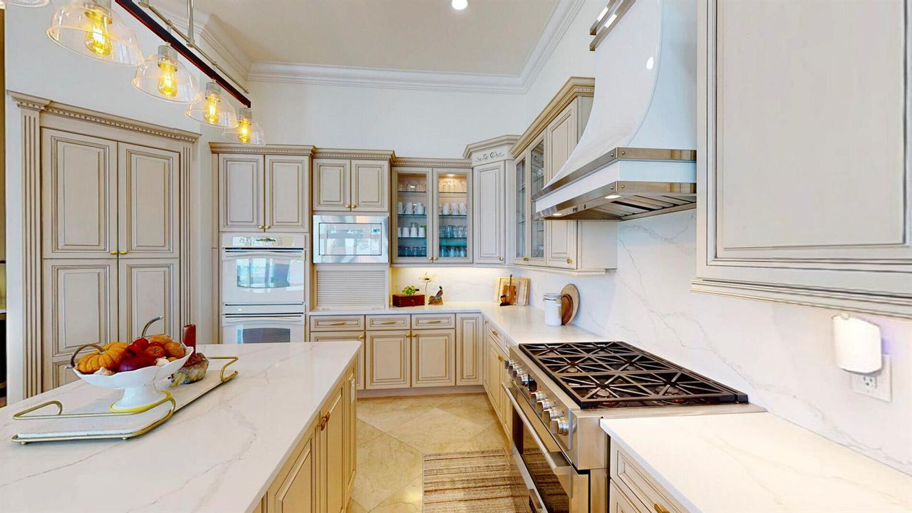 Lots of Cabinets
