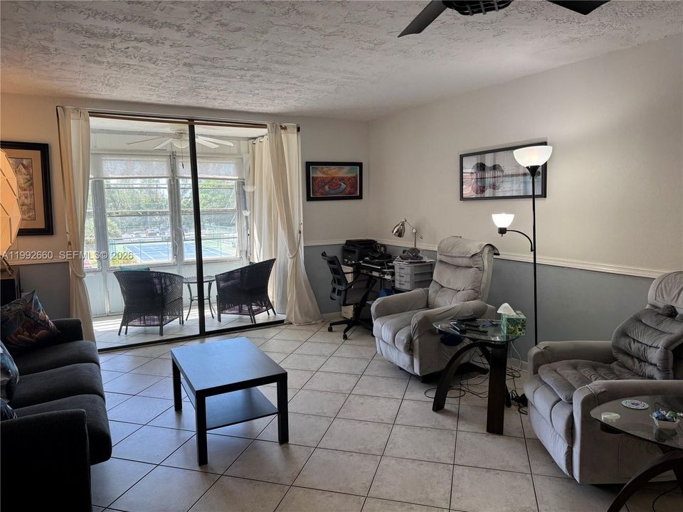 Recently Sold: $85,000 (1 beds, 1 baths, 748 Square Feet)