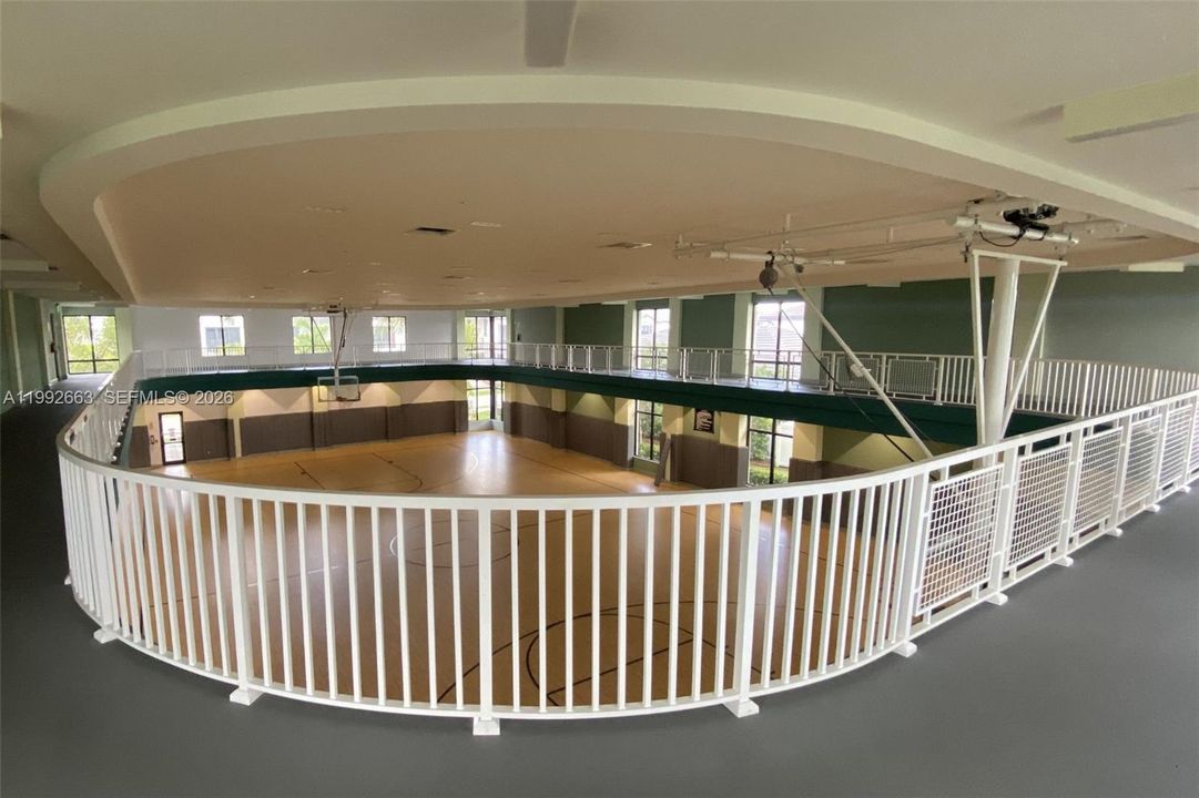 Indoor jogging track
