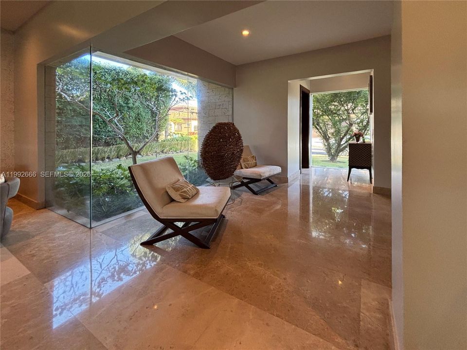 For Sale: $1,495,000 (4 beds, 5 baths, 7685 Square Feet)