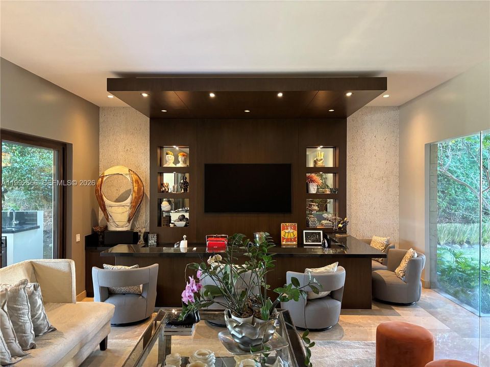 For Sale: $1,495,000 (4 beds, 5 baths, 7685 Square Feet)
