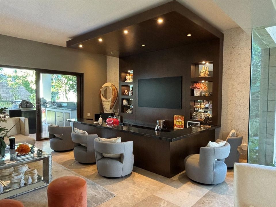 For Sale: $1,495,000 (4 beds, 5 baths, 7685 Square Feet)