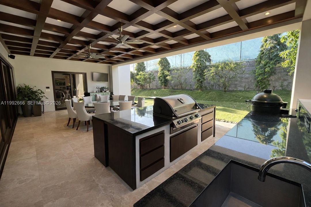 For Sale: $1,495,000 (4 beds, 5 baths, 7685 Square Feet)