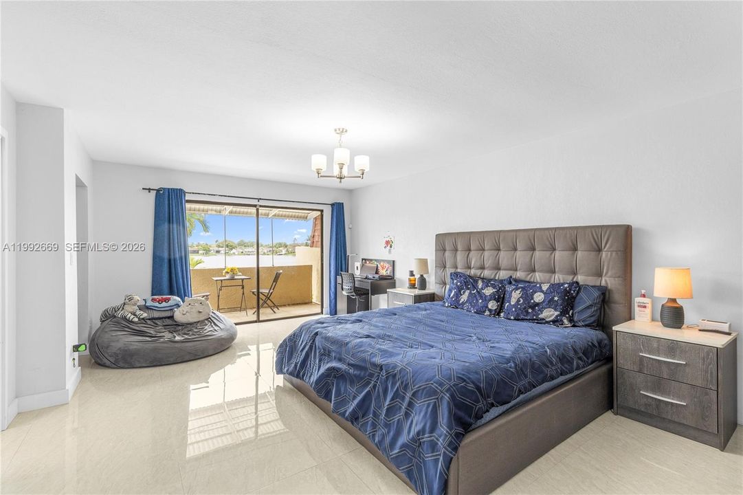 На продажу: $349,900 (4 спален, 2 ванн, 1616 Квадратных фут)