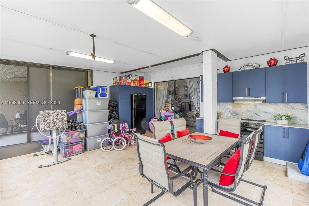 На продажу: $349,900 (4 спален, 2 ванн, 1616 Квадратных фут)