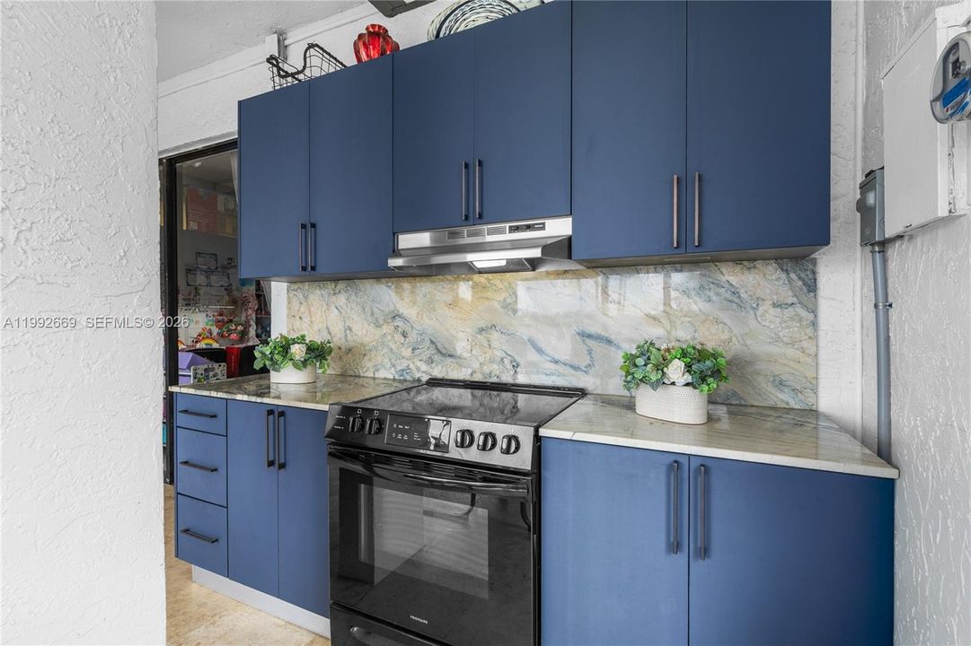 На продажу: $349,900 (4 спален, 2 ванн, 1616 Квадратных фут)