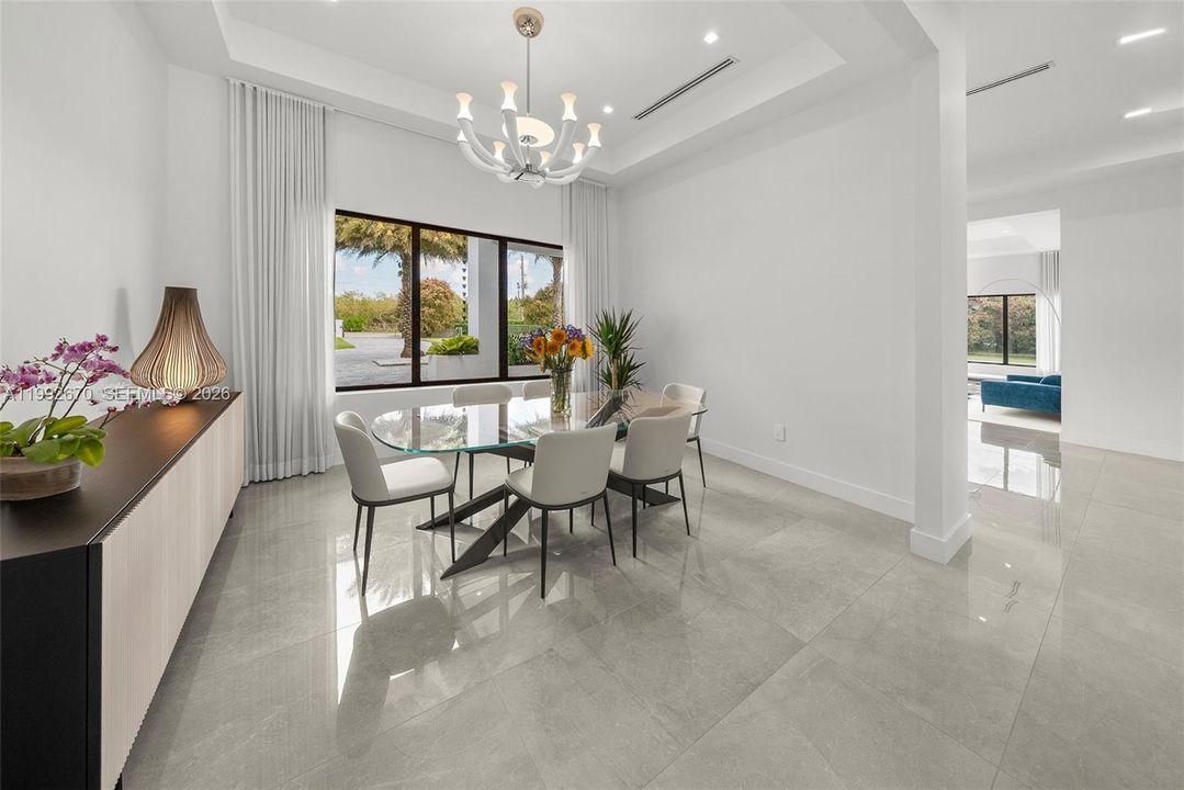 En Venta: $4,500,000 (4 camas, 5 baños, 3648 Pies cuadrados)