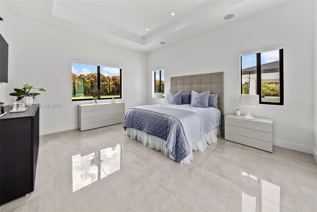 En Venta: $4,500,000 (4 camas, 5 baños, 3648 Pies cuadrados)