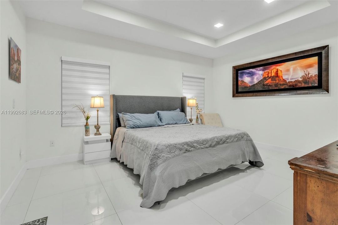 Activo con contrato: $1,200,000 (4 camas, 3 baños, 2378 Pies cuadrados)