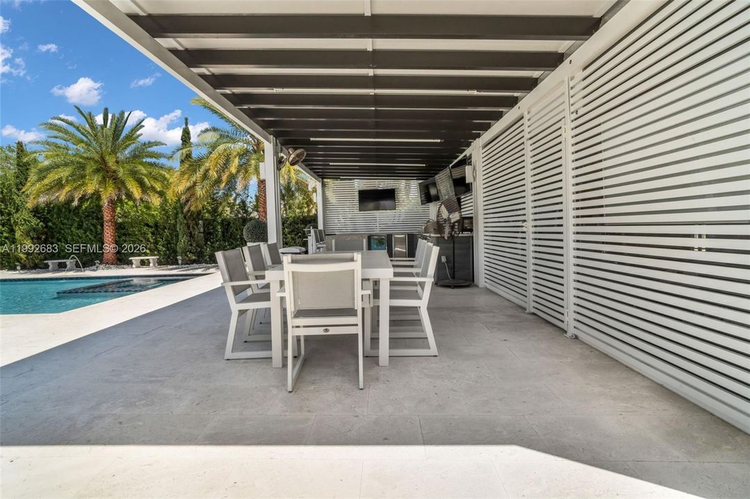 Activo con contrato: $1,200,000 (4 camas, 3 baños, 2378 Pies cuadrados)