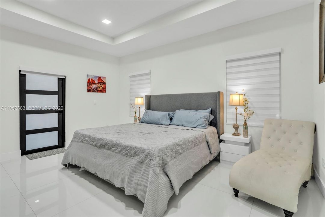 Activo con contrato: $1,200,000 (4 camas, 3 baños, 2378 Pies cuadrados)