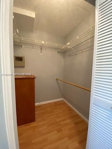 Active With Contract: $155,000 (1 beds, 1 baths, 620 Square Feet)