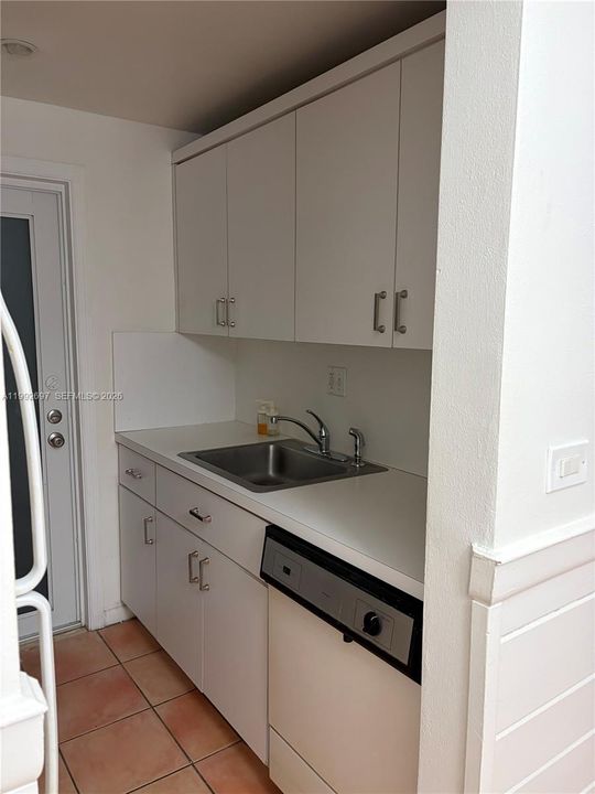 Recently Rented: $2,250 (1 beds, 1 baths, 608 Square Feet)