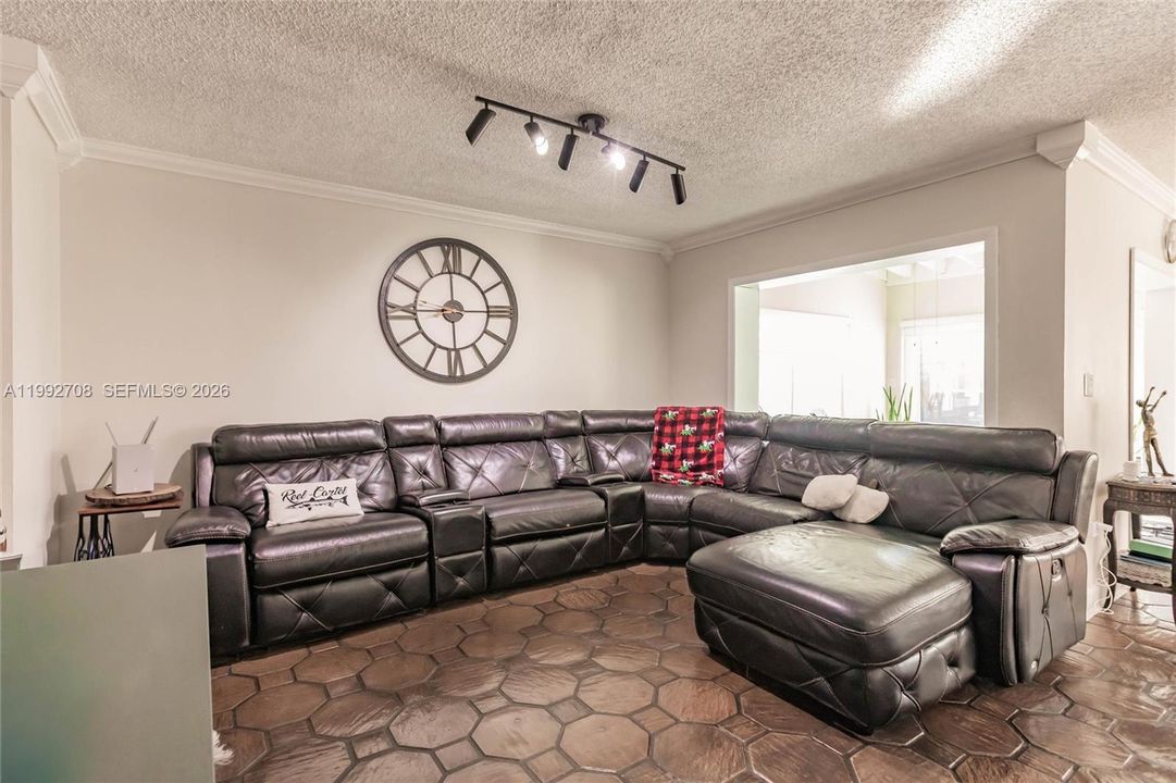 На продажу: $750,000 (4 спален, 3 ванн, 2150 Квадратных фут)