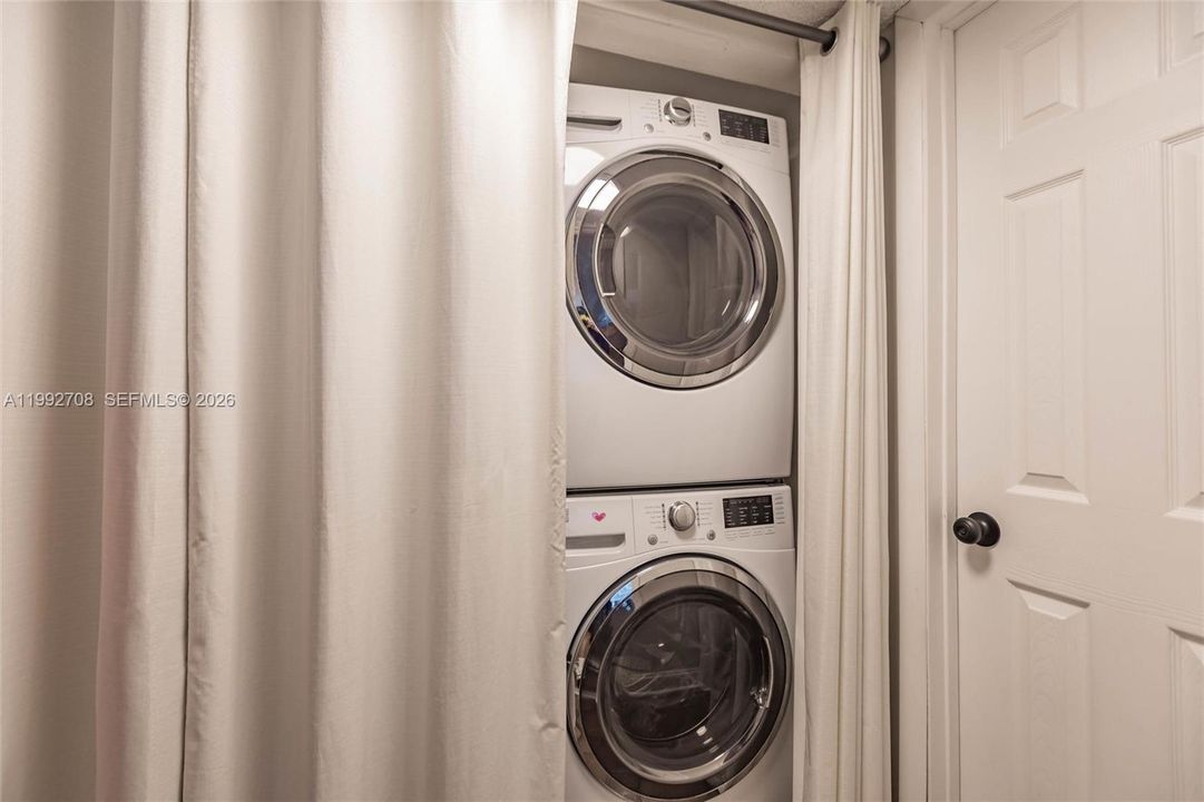 На продажу: $750,000 (4 спален, 3 ванн, 2150 Квадратных фут)