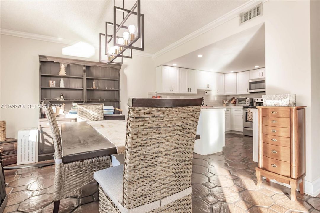 На продажу: $750,000 (4 спален, 3 ванн, 2150 Квадратных фут)