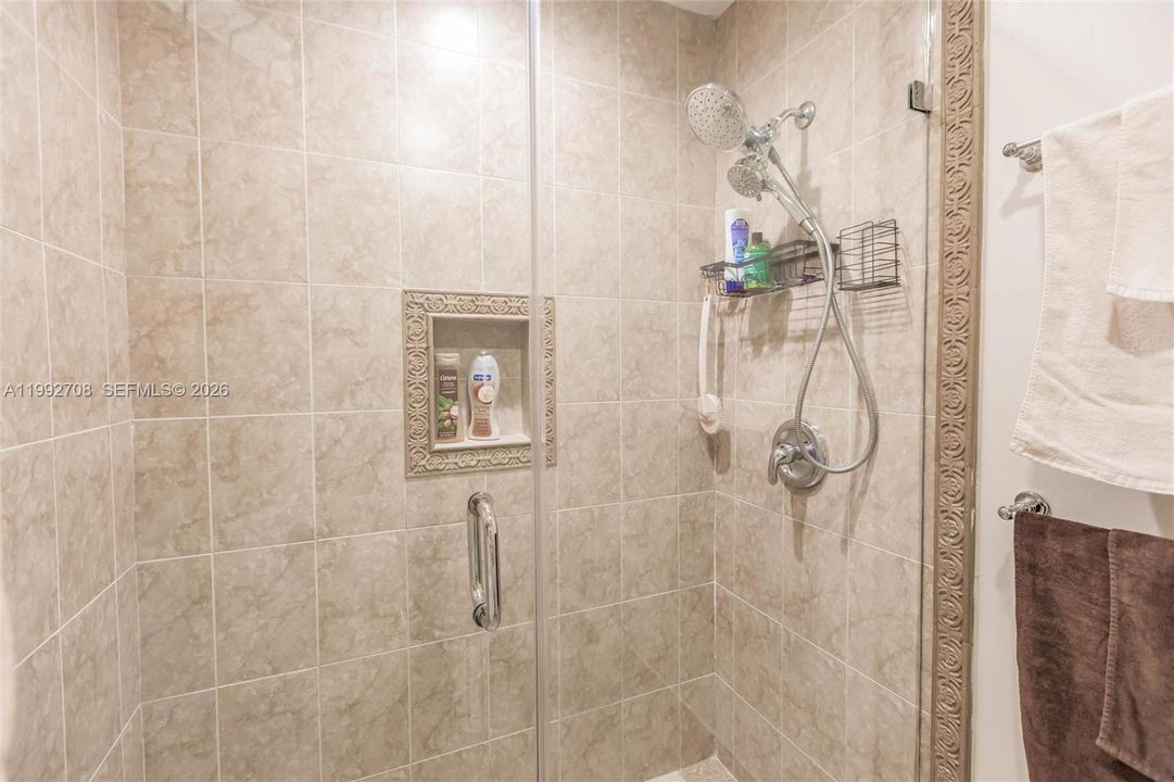 На продажу: $750,000 (4 спален, 3 ванн, 2150 Квадратных фут)