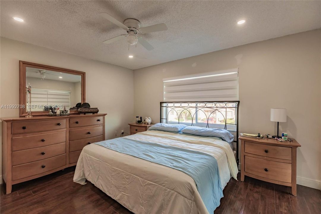 На продажу: $750,000 (4 спален, 3 ванн, 2150 Квадратных фут)