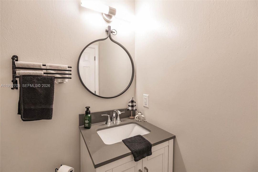 На продажу: $750,000 (4 спален, 3 ванн, 2150 Квадратных фут)