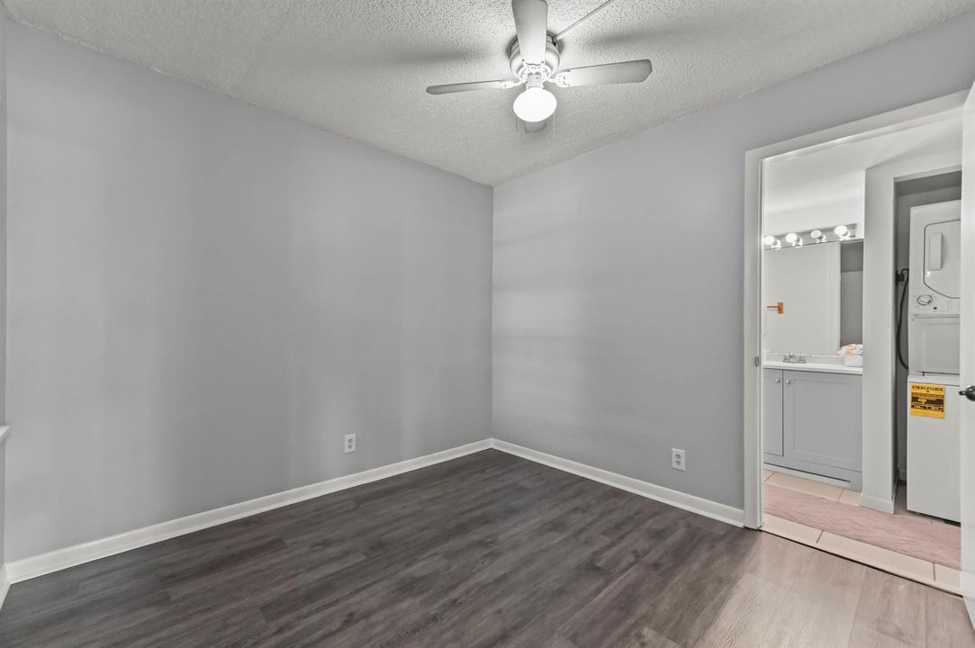 11 Bedroom 01