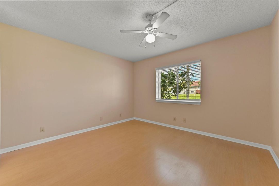 13 Bedroom 03