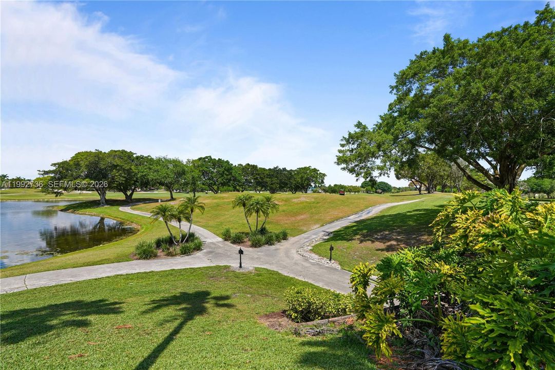 For Rent: $12,500 (5 beds, 3 baths, 3174 Square Feet)