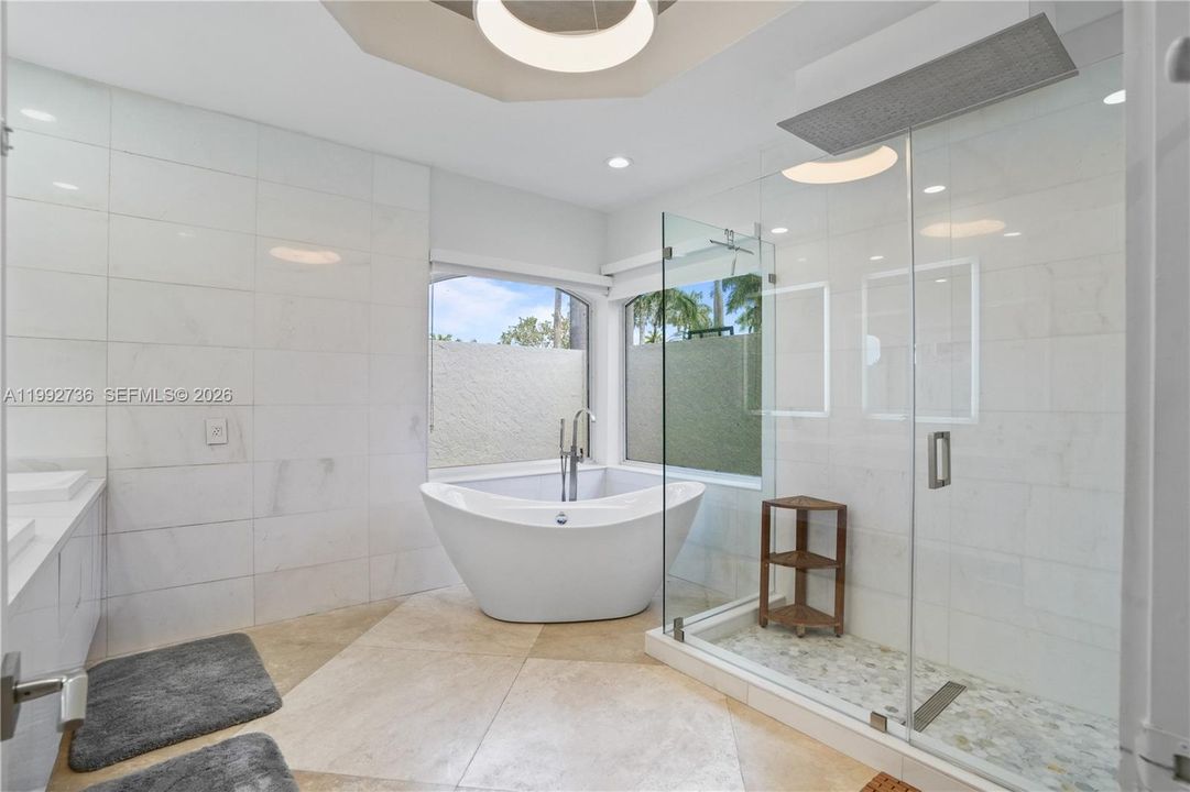 For Rent: $12,500 (5 beds, 3 baths, 3174 Square Feet)