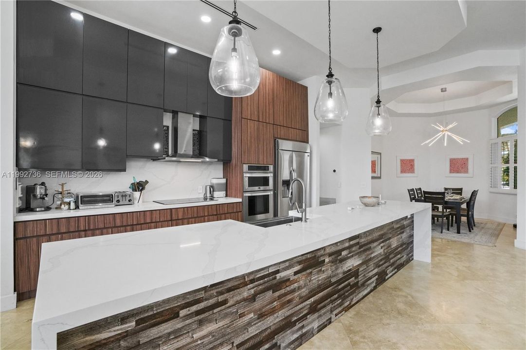 For Rent: $12,500 (5 beds, 3 baths, 3174 Square Feet)