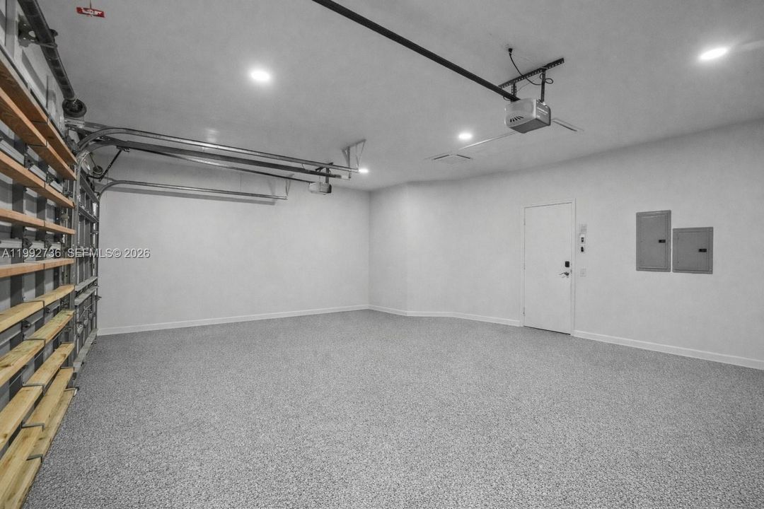 For Rent: $12,500 (5 beds, 3 baths, 3174 Square Feet)