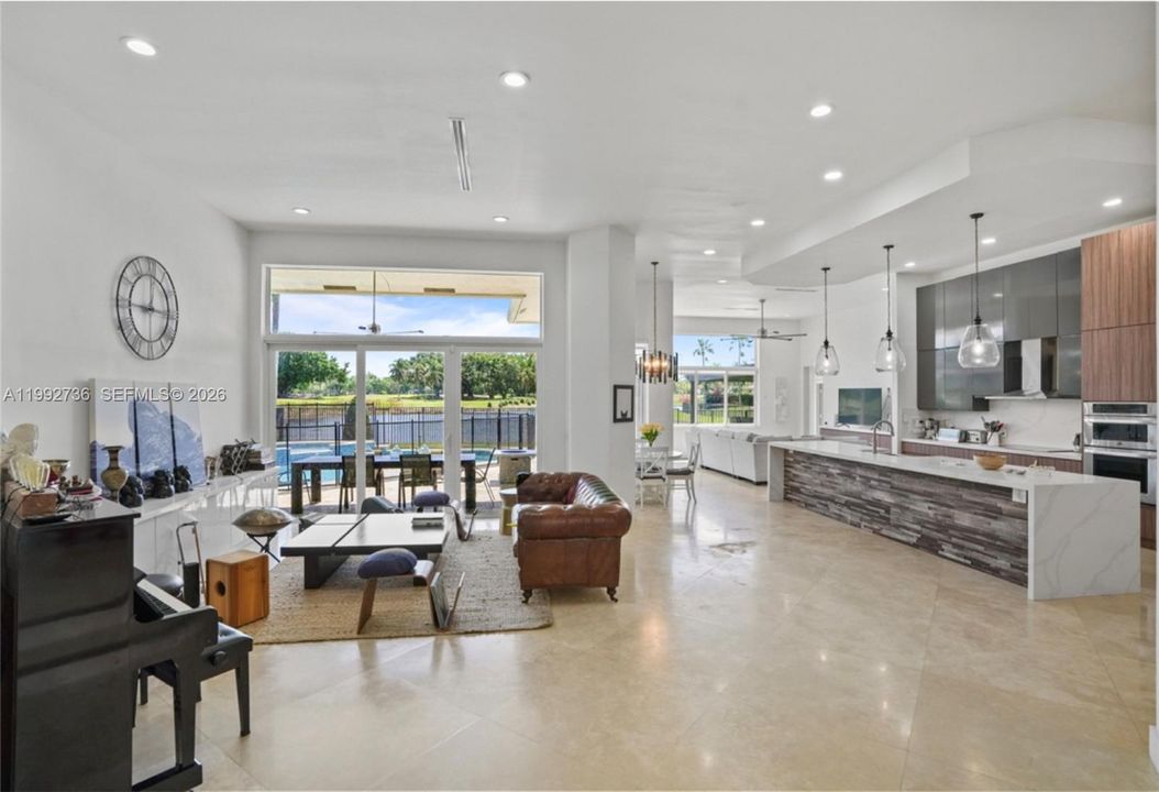 For Rent: $12,500 (5 beds, 3 baths, 3174 Square Feet)