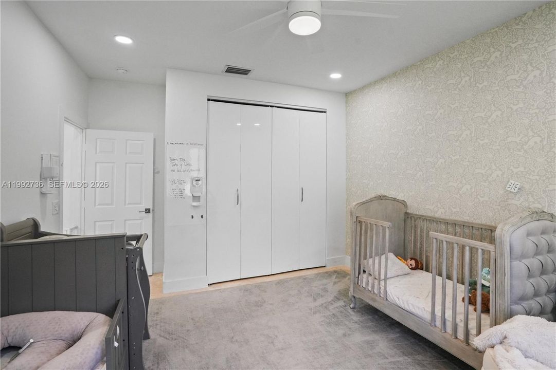 For Rent: $12,500 (5 beds, 3 baths, 3174 Square Feet)