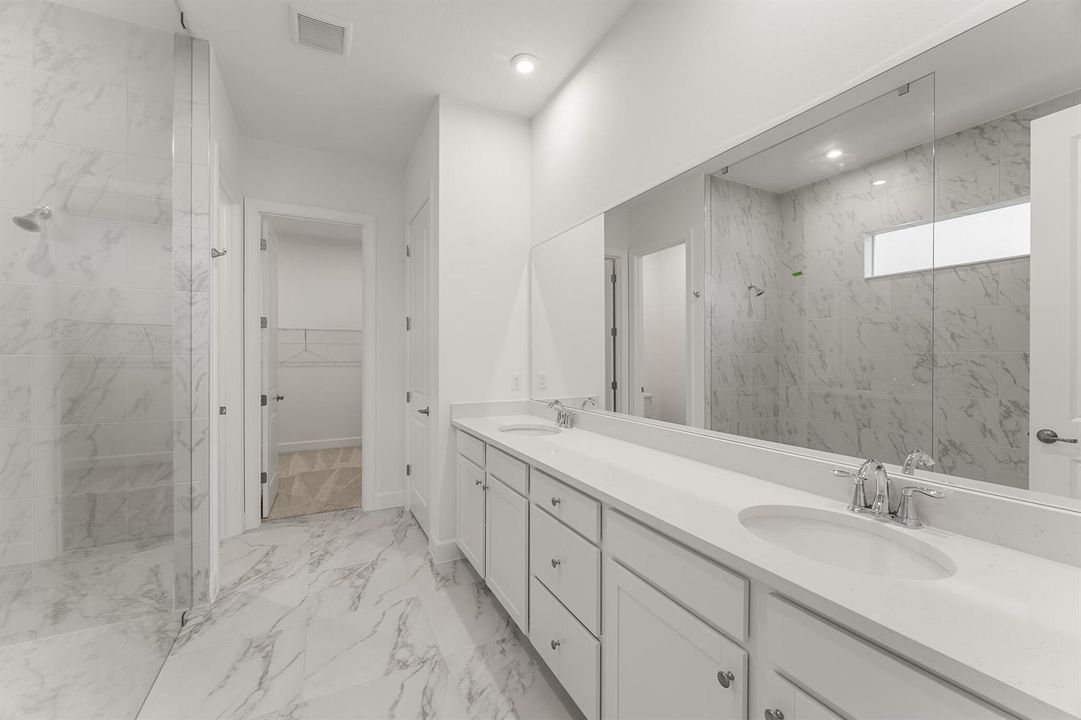 US_SEF_CANOPY_LOT 54_OWNERS BATH 2