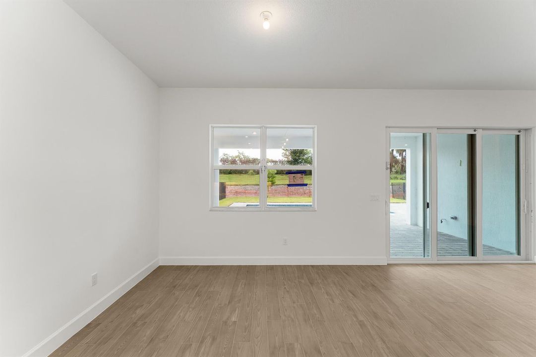 US_SEF_CANOPY_LOT 54_DINING ROOM
