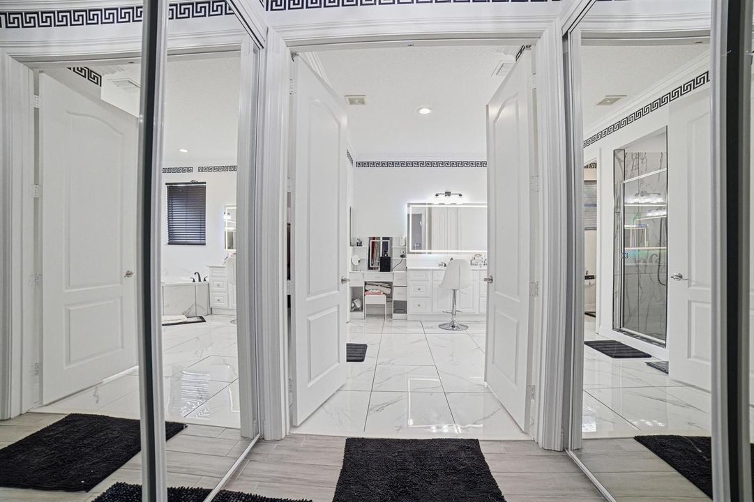 Primary-Closet