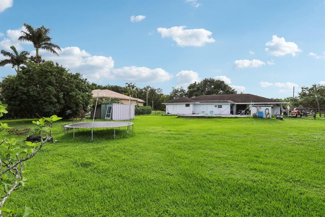 44-web-or-mls-SW 156th Ave-S0904-046