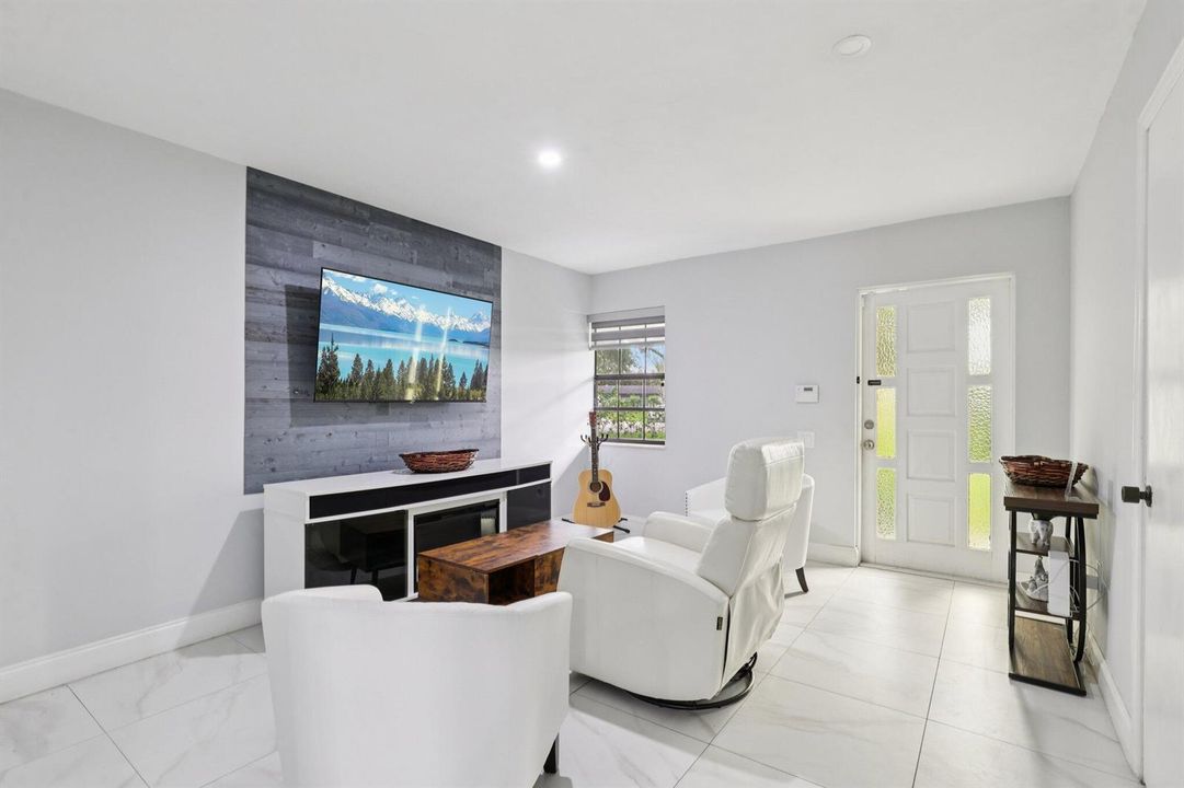 6-web-or-mls-SW 156th Ave-S0904-006