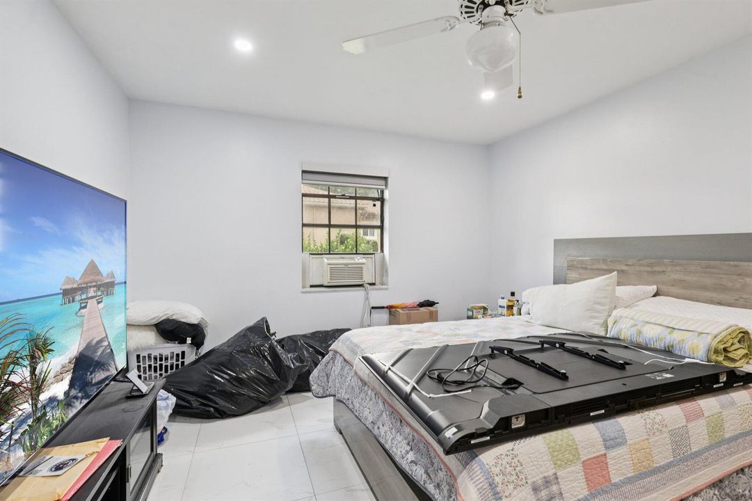 27-web-or-mls-SW 156th Ave-S0904-028