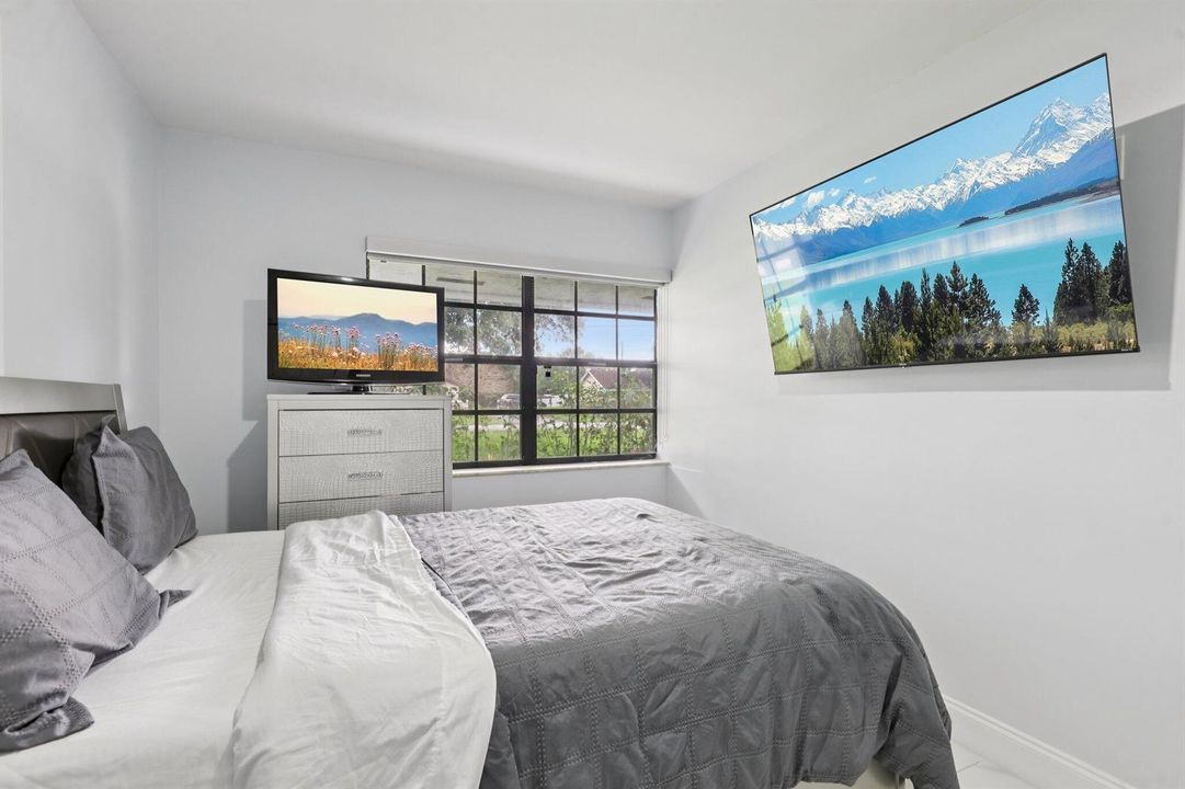 37-web-or-mls-SW 156th Ave-S0904-039