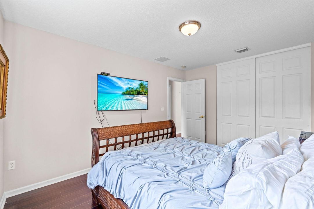 26-web-or-mls-A7401496