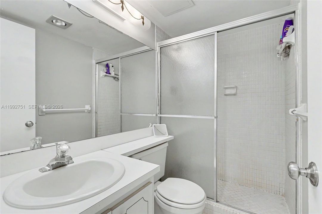 На продажу: $195,000 (2 спален, 2 ванн, 1035 Квадратных фут)
