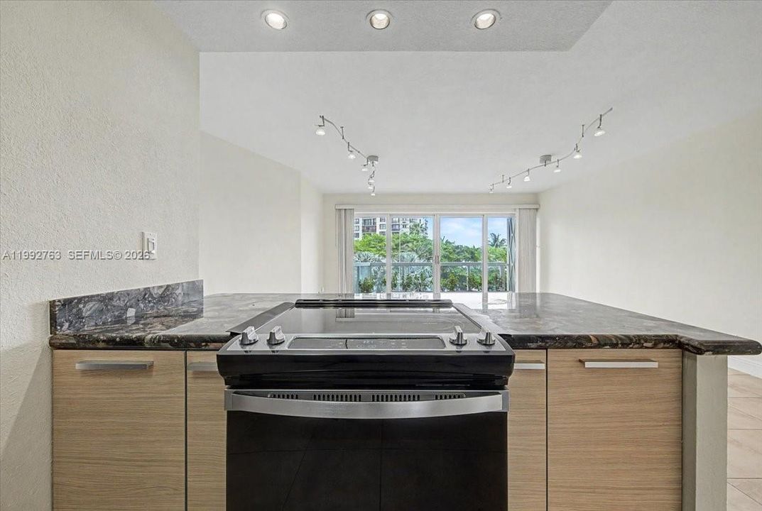 En Venta: $485,000 (1 camas, 1 baños, 1001 Pies cuadrados)