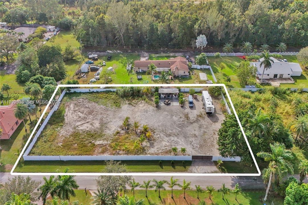 Recently Sold: $740,000 (0.85 acres)