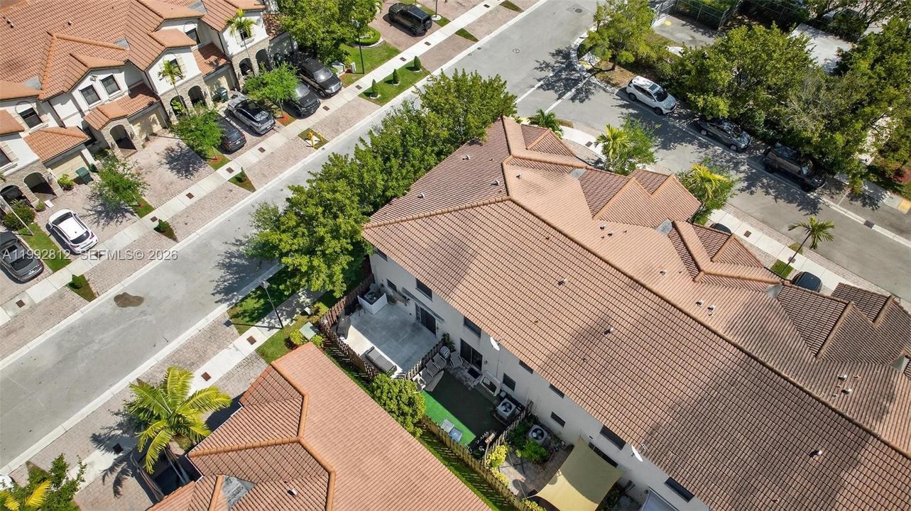На продажу: $659,000 (3 спален, 2 ванн, 1685 Квадратных фут)