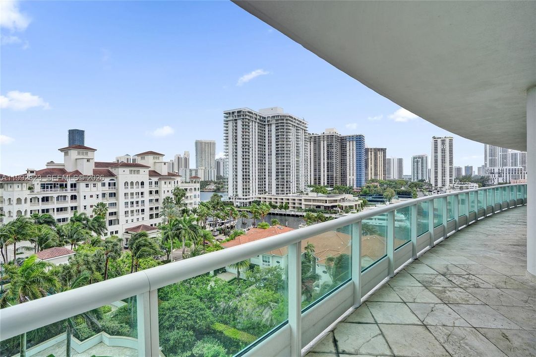 В аренду: $17,000 (3 спален, 4 ванн, 2890 Квадратных фут)
