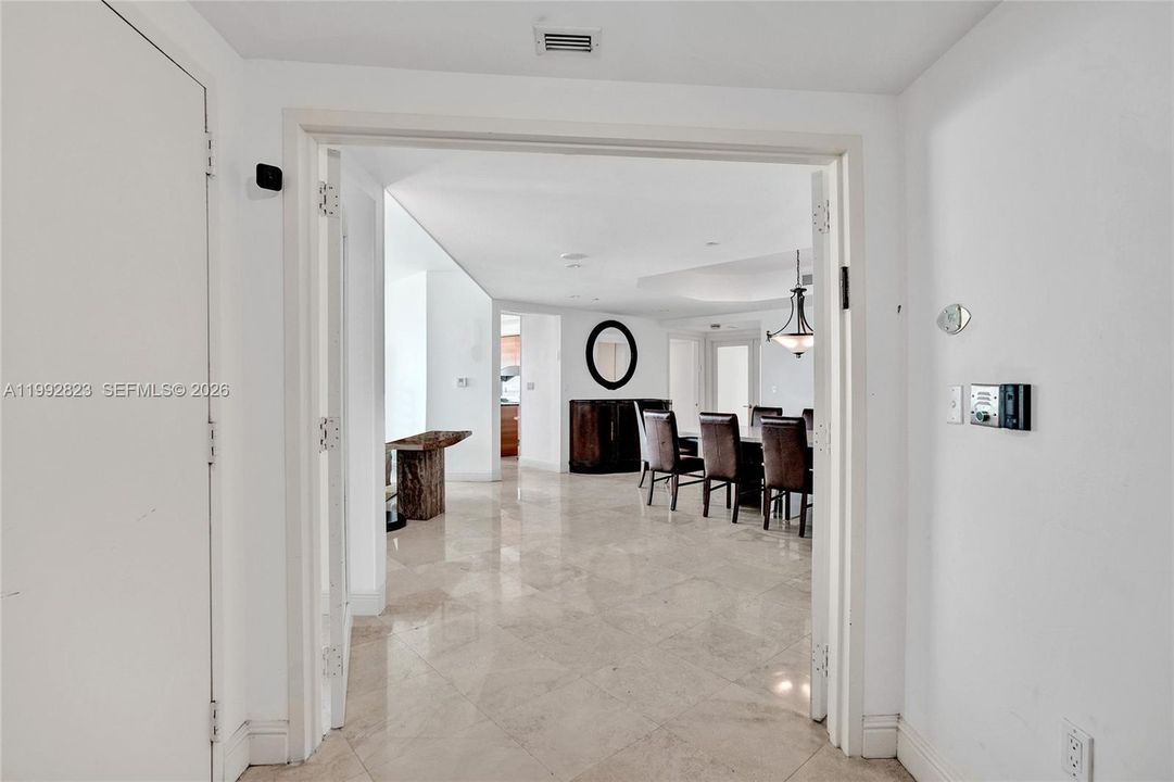 В аренду: $17,000 (3 спален, 4 ванн, 2890 Квадратных фут)