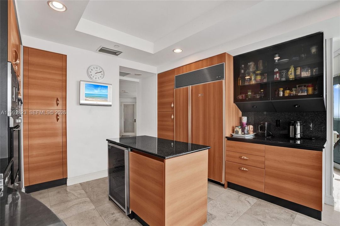 В аренду: $17,000 (3 спален, 4 ванн, 2890 Квадратных фут)
