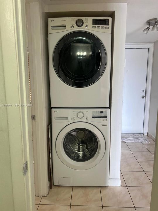 En Venta: $243,000 (2 camas, 2 baños, 770 Pies cuadrados)